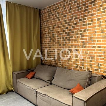 Академіка Амосова вул., 12