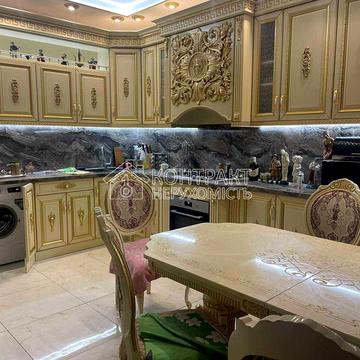 Ярославська вул., 22