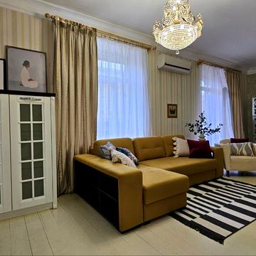 Хрещатик вул. (Kreschatic), 21