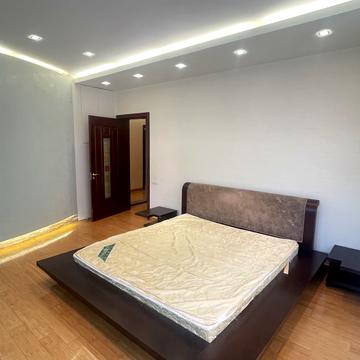 Тіниста вул., 9/12