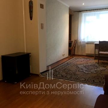 Ревуцького вул., 17