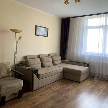 Воскресенська вул., 14-Б