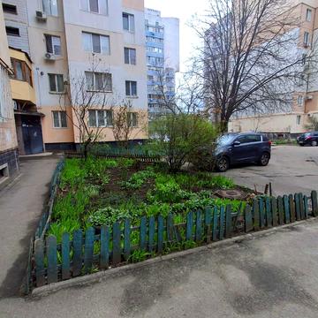 Ярослава Баїса вул. (Володимира Висоцького), 6