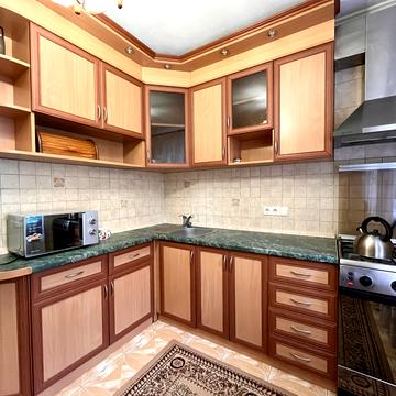 Олександра Кониського вул., 29