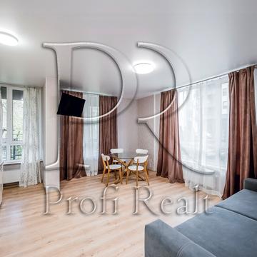 Квітки Цісик вул. (Гамарника), 32