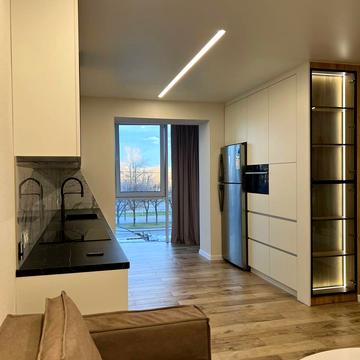 Набережна Перемоги вул., 42