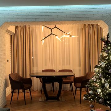 Захисників України вул., 5