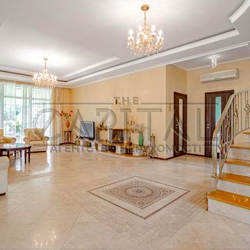 Велика Набережна, 10