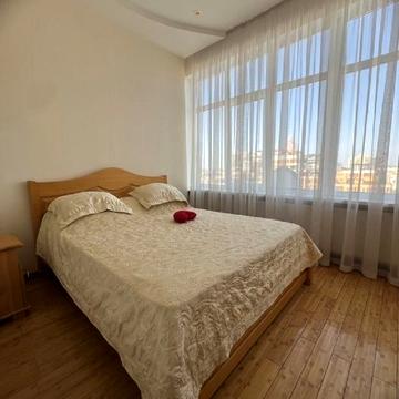 Генуезька вул., 5