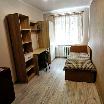 Ростиславська вул. (Маршала Рибалка), 7/18