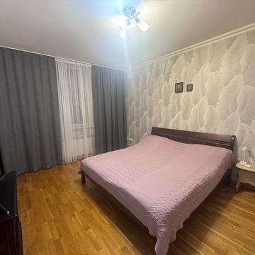 Бориса Гмирі вул., 2