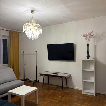 Йорданська вул. (Лайоша Гавро), 4-Б