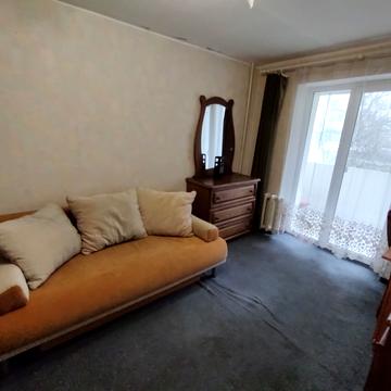 Менахем-Мендл Шнеєрсона вул. (Мініна), 11