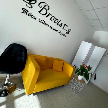 Вишгородська вул., 14