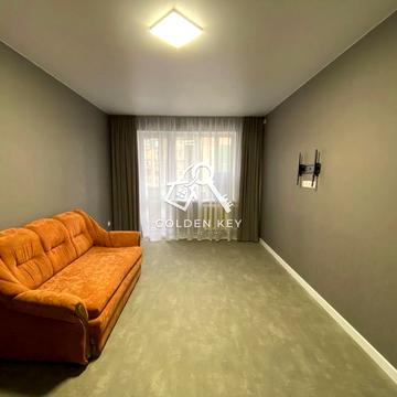 Миколаївське вул., 8