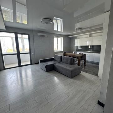 Юрія Шумського вул., 5