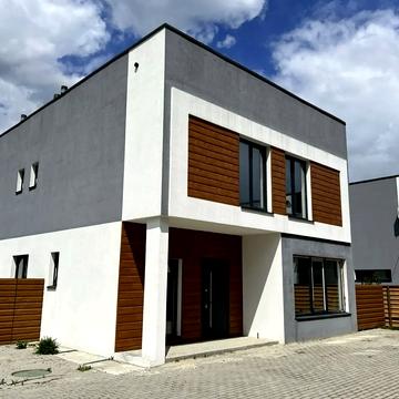 Дивовижна вул., 14