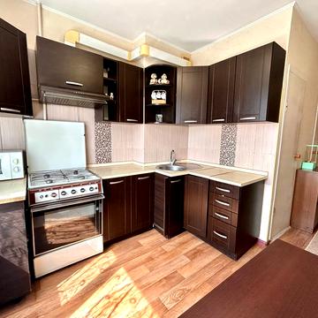 Князя Володимира Великого просп., 81а