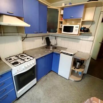 Менахем-Мендл Шнеєрсона вул. (Мініна), 11