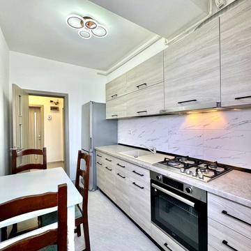 Святослава Караванського вул. (Жуковського), 19