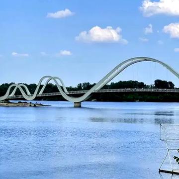 Володимира Івасюка просп. (Героїв Сталінграду), 41