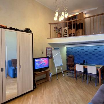 Саперно-Слобідська вул., 8