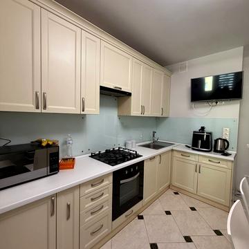 Карла Мікльоша вул., 27