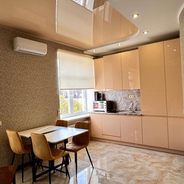 Велика Васильківська вул. (Червоноармійська), 71