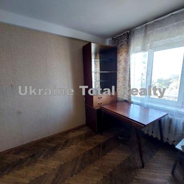 Братиславська вул., 4