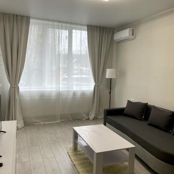 Університетська вул., 1