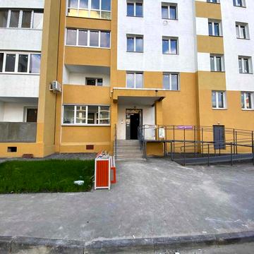 Льва Ландау просп. (50-річчя СРСР), 52-Л