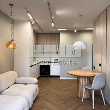 Причальна вул., 8