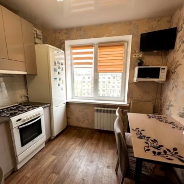 Героїв просп., 27