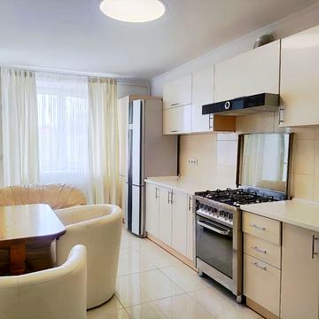 Пасічна вул., 38а