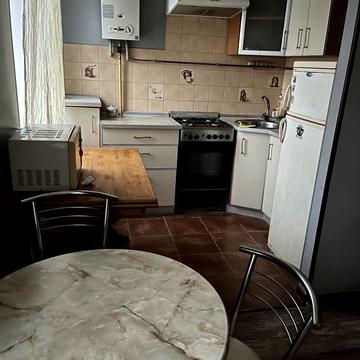 Перемоги вул., 37