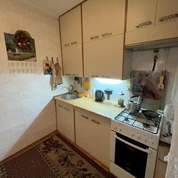 Воскресенська вул., 15