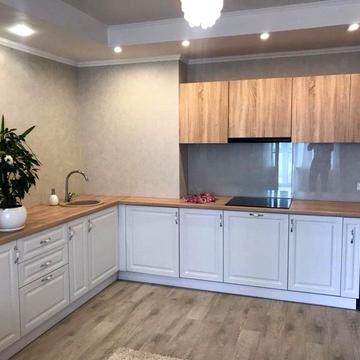 Академіка Глушкова просп., 9-Є