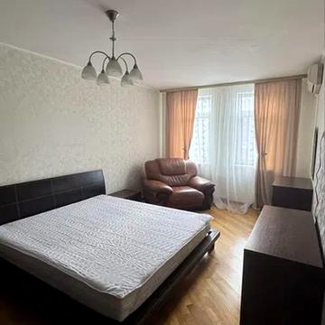 Олександра Мишуги вул., 2