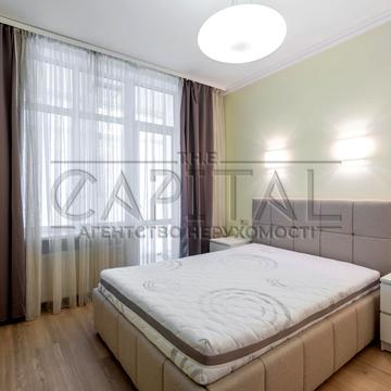 Андрія Верхогляда вул. (Михайла Драгомирова), 16