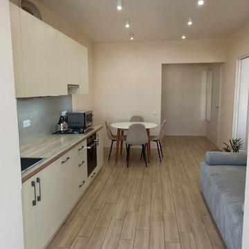 Космічна вул., 3