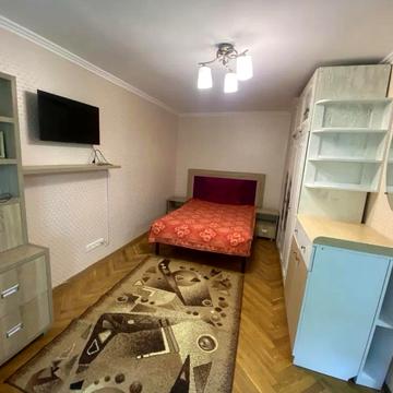 Братів Дужих вул. (Володимира Комарова), 20