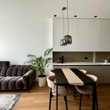 Бульварно-Кудрявська вул. (Воровського), 17