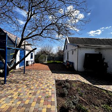 Гагаріна, 11