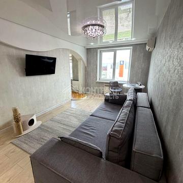 Нескорених вул. (Героїв Праці), 12