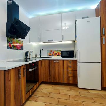 Юрія Поправки вул. (Миколи Лебедєва), 14