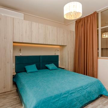 Джона Маккейна вул. (Івана Кудрі), 1