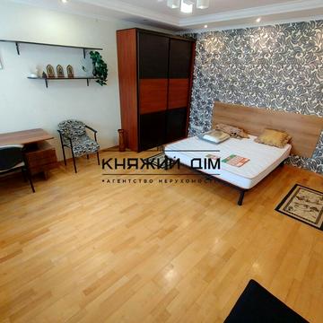 Бориса Гмирі вул., 2