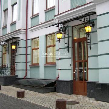 Воздвиженська вул., 42