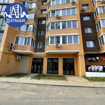 Чорновола вул., 1