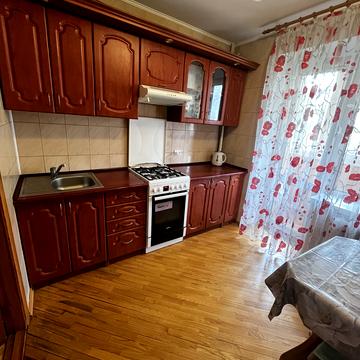 Олега Антонова вул. (Карла Маркса), 16а